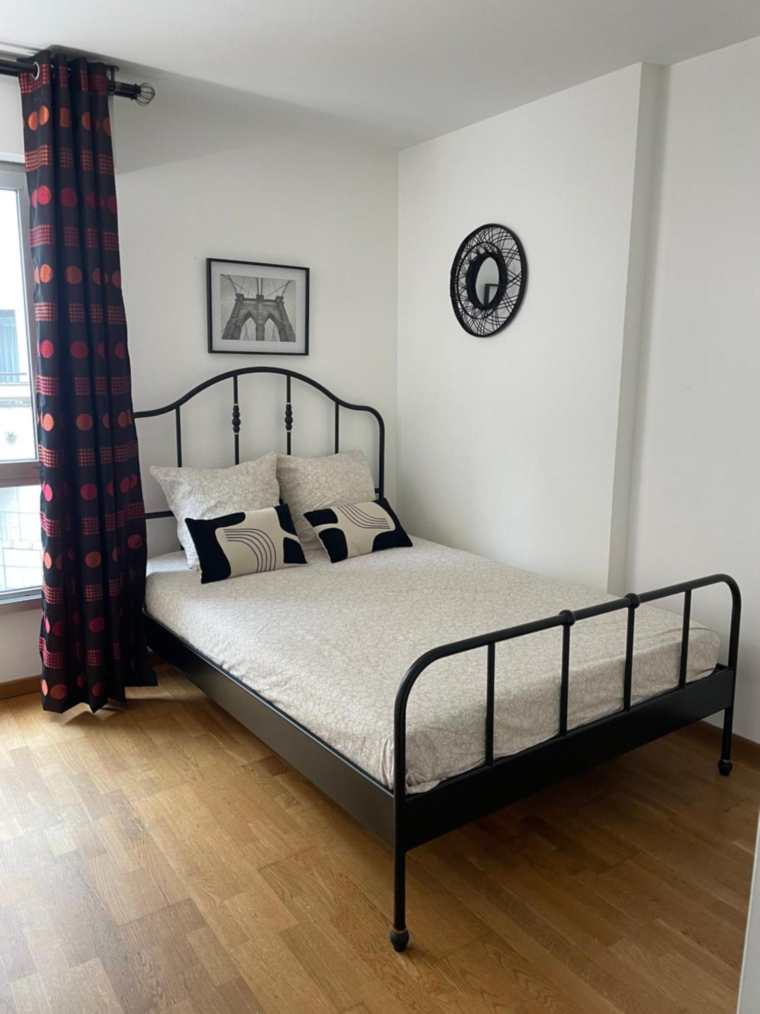 Superbe Appartement, 1er Etage Avec Ascenseur, A 5 Min Du Metro Avec Parking Gratuit