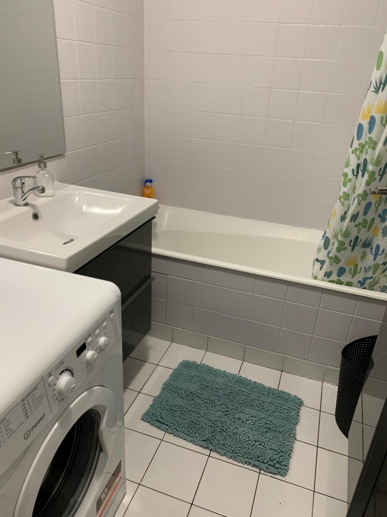 Superbe Appartement, 1er Etage Avec Ascenseur, A 5 Min Du Metro Avec Parking Gratuit * Le Kremlin-Bicetre